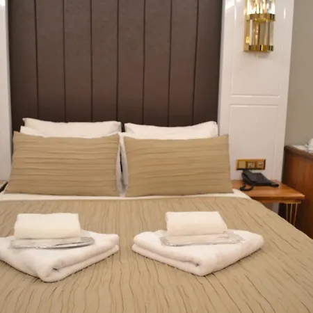 מלון Gumus Palace Gungoren 3*